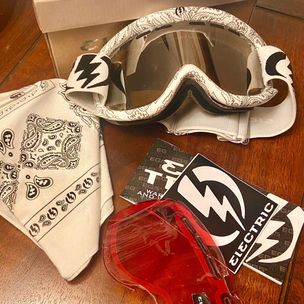 Electric Snow Goggles with box, sticker, extra lense and cotton bandana